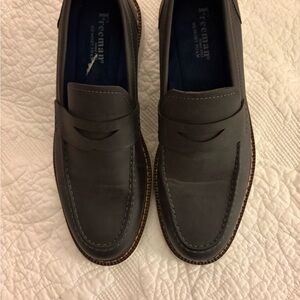 Men's Gray Loafers size 9 Freeman memory foam insole